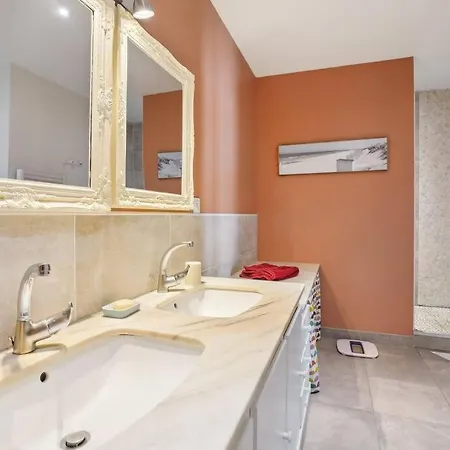 Superbe Maison D'architecte - Emplacement Ideal Villa